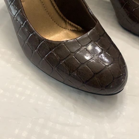 Predictions brown crocodile print heels - Picture 4 of 17
